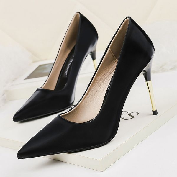 2020 women pumps high heels natural genuine leather stiletto high heel shoes cow leather pointed toe office lady shoes, Black
2020 women pumps high heels natural genuine leather stiletto high heel shoes cow leather pointed toe office lady shoes, Black
