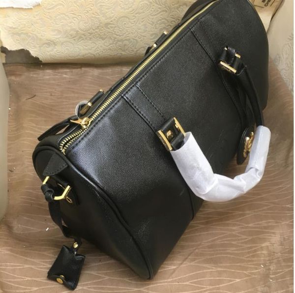 New 2019 Classic C logo travel bag Shoulder Bags High quality Woman Tote Shopping Bag Makeup brush storage bag Wedding gift VIP Gift 3025
New 2019 Classic C logo travel bag Shoulder Bags High quality Woman Tote Shopping Bag Makeup brush storage bag Wedding gift VIP Gift 3025