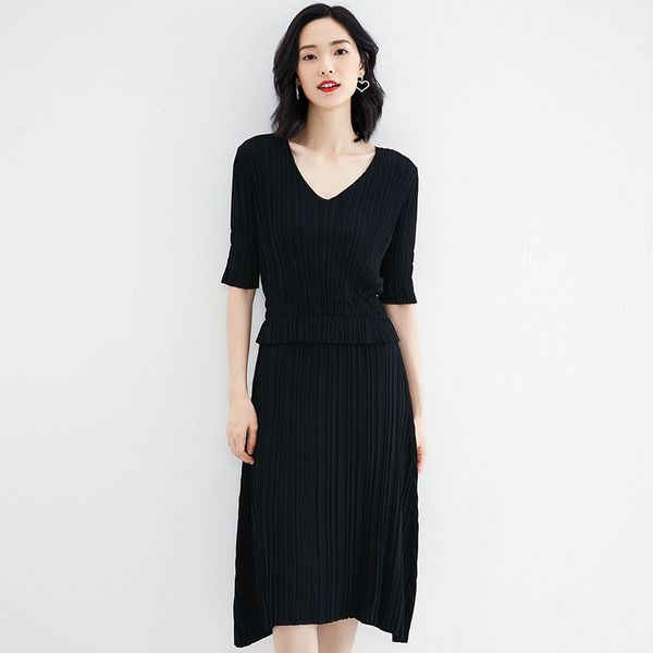 european and american early autumn new thin waist suit skirt elegant pleated skirt skirt pullover sweater women's two-piece suit, Black;gray
european and american early autumn new thin waist suit skirt elegant pleated skirt skirt pullover sweater women's two-piece suit, Black;gray