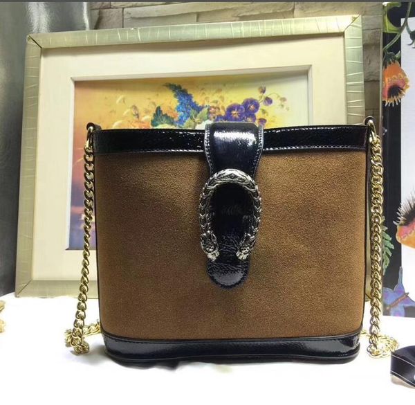 suede leather luxury lady anime messenger bags classic gold chain crossbody messenger envelope handbags 25x22x8cm
suede leather luxury lady anime messenger bags classic gold chain crossbody messenger envelope handbags 25x22x8cm