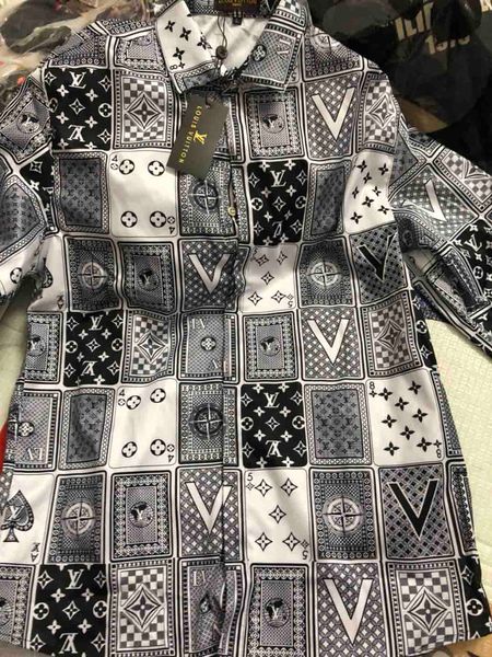 2019ss осень и зима Harajuku Медуза Золотая цепь шиповник печати рубашка мода старинные цветочные свитер мужская с длинным рукавом топ рубашка
2019ss осень и зима Harajuku Медуза Золотая цепь шиповник печати рубашка мода старинные цветочные свитер мужская с длинным рукавом топ рубашка