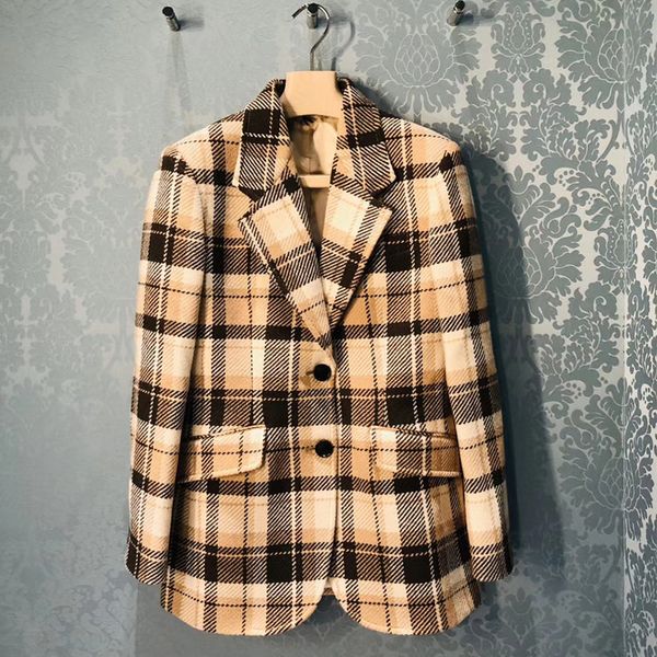 retro plaid women's blazer suit 2020 early autumn loose woolen ladies office jacket coat with pockets, White;black
retro plaid women's blazer suit 2020 early autumn loose woolen ladies office jacket coat with pockets, White;black