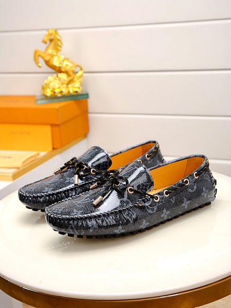 new 2020 men's luxury fashiondesigner men's slippers black spike patent leather sleeve dress wedding flats business party shoes
new 2020 men's luxury fashiondesigner men's slippers black spike patent leather sleeve dress wedding flats business party shoes