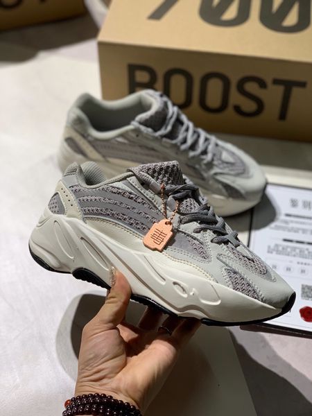 luxury women's men's v700 kanye jogging casual shoes outdoor sports basketball shoes triple platform men's shoes hospital blu, Black
luxury women's men's v700 kanye jogging casual shoes outdoor sports basketball shoes triple platform men's shoes hospital blu, Black