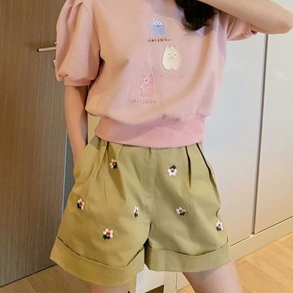 women's shorts small daisy embroidery women casual 2021 summer loose high waist short pants wild stylish, White;black
women's shorts small daisy embroidery women casual 2021 summer loose high waist short pants wild stylish, White;black