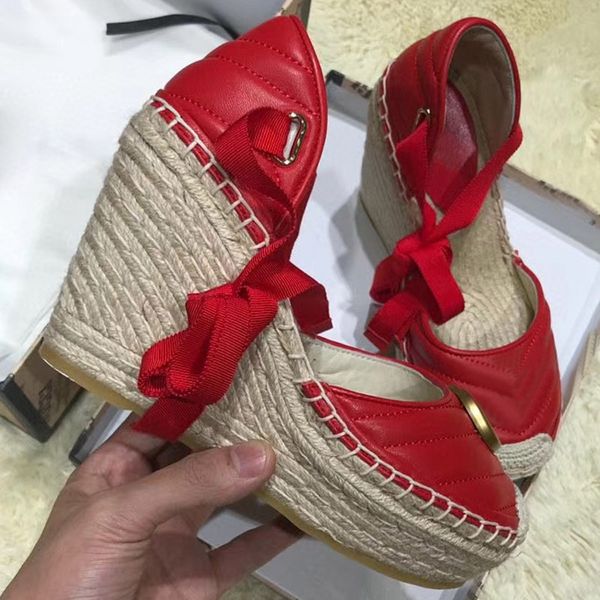 women designer sandals boutique travel simple noble thick bottom fashion exposed toe ladies hollow casual sandals 35-40 with box t13, Black
women designer sandals boutique travel simple noble thick bottom fashion exposed toe ladies hollow casual sandals 35-40 with box t13, Black