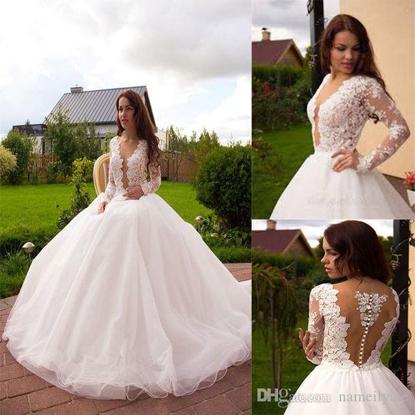 elegant white cstle ball gown wedding dresse sweetheart long sleeves lace appliques court train bridal gowns vestidos de soiree
elegant white cstle ball gown wedding dresse sweetheart long sleeves lace appliques court train bridal gowns vestidos de soiree
