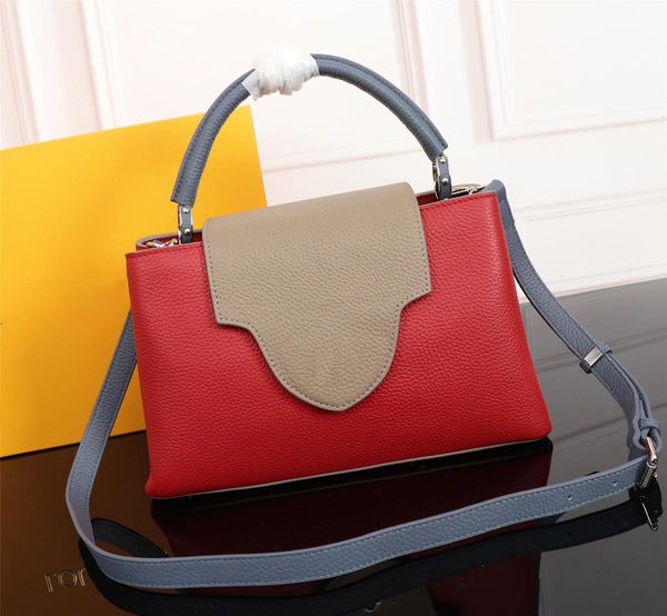 678 small handbag. the elegant package fits with pragmatism. two-color match, shoulder back or oblique size31*11*20
678 small handbag. the elegant package fits with pragmatism. two-color match, shoulder back or oblique size31*11*20