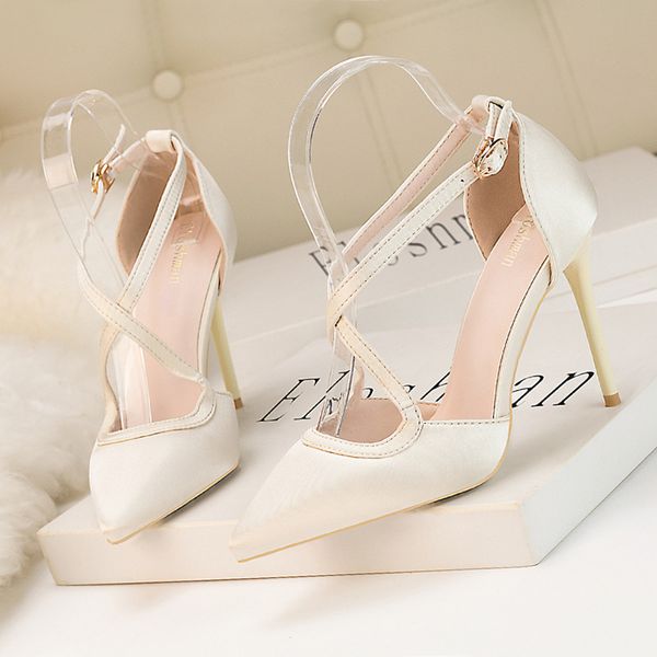 2020 high heels leather stiletto single shoes korean pointed pumps black professional work shoes x9x00226
2020 high heels leather stiletto single shoes korean pointed pumps black professional work shoes x9x00226