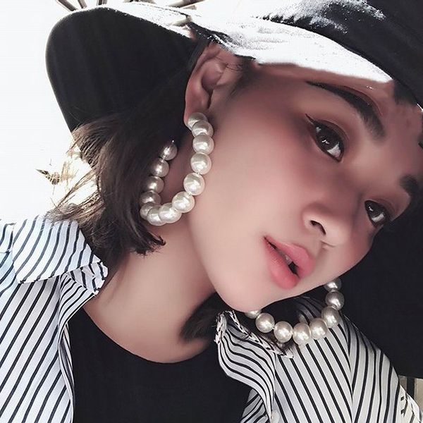 2019 new big simulated pearl hoop earrings for women korean style chic trendy jewelry statement pendientes party accessories, Golden;silver
2019 new big simulated pearl hoop earrings for women korean style chic trendy jewelry statement pendientes party accessories, Golden;silver