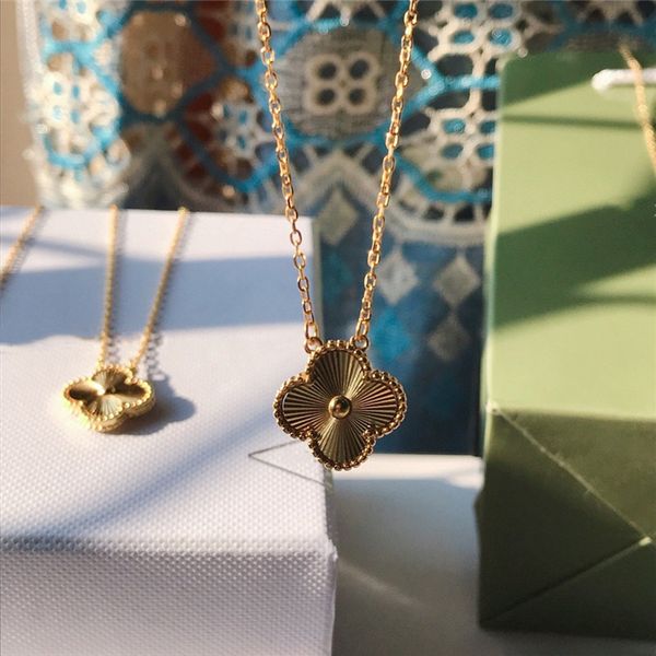 2020 s925 sterling silver double-sided carved four-leaf clover necklace european and american classic simple clavicle chain pendant
2020 s925 sterling silver double-sided carved four-leaf clover necklace european and american classic simple clavicle chain pendant