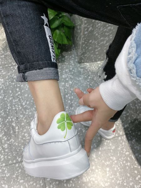 platform men and women shoes wild vintage luxury cartoon pattern leather small white shoes women casual sneakers 11, Black
platform men and women shoes wild vintage luxury cartoon pattern leather small white shoes women casual sneakers 11, Black