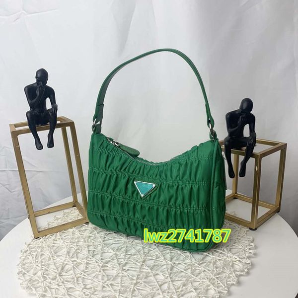shoulder bag for women chest pack lady tote handbag presbyopic purse messenger bag handbag canvas wholesale
shoulder bag for women chest pack lady tote handbag presbyopic purse messenger bag handbag canvas wholesale