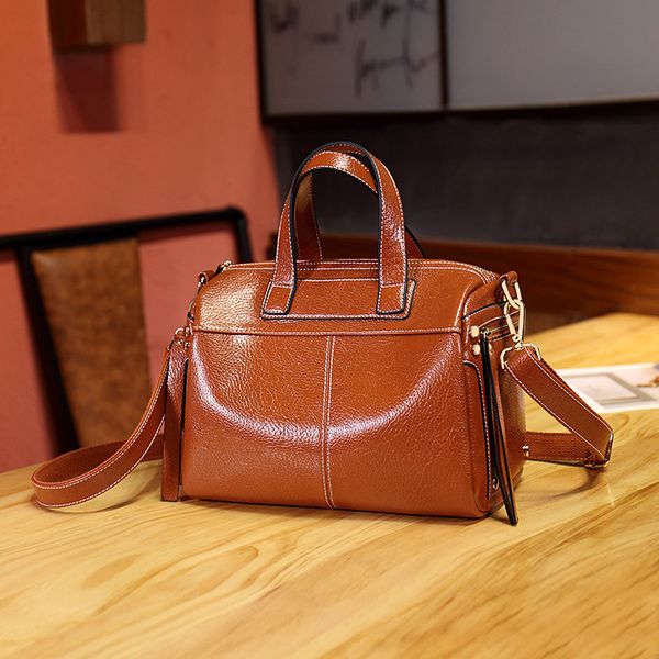 women's 2020 vintage boston handbag shoulder bag fashion women's bag messenger 
women's 2020 vintage boston handbag shoulder bag fashion women's bag messenger