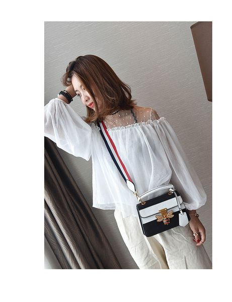 2019 new fashion lady design handbags hit color handbags bees decorative locks versatile shoulder bag wholesale
2019 new fashion lady design handbags hit color handbags bees decorative locks versatile shoulder bag wholesale