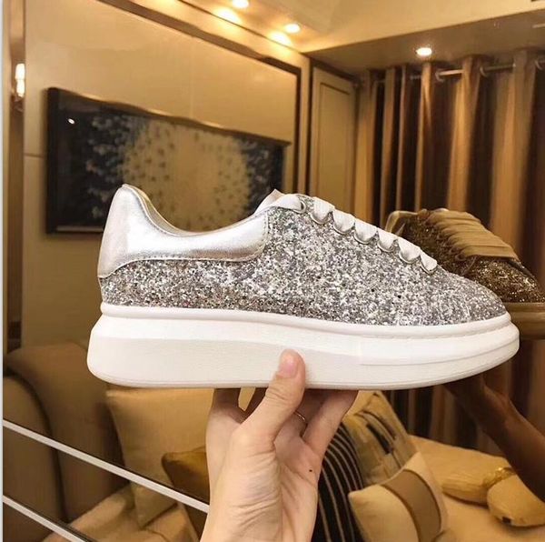 2019 luxury designer men women sneakers fashion white leather platform shoes flat casual party wedding shoes, White;red
2019 luxury designer men women sneakers fashion white leather platform shoes flat casual party wedding shoes, White;red