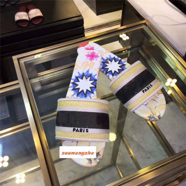 wholesale dazzle flowers women designer slippers flat bottom embroidery sandal floral brocade slipper, Black
wholesale dazzle flowers women designer slippers flat bottom embroidery sandal floral brocade slipper, Black