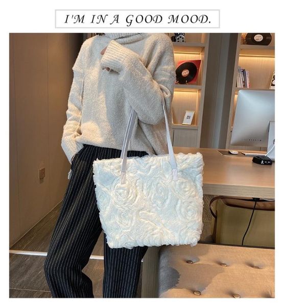 2020 autumn and winter new ladies shoulder bag large capacity plush handbag fashion casual shoulder bag women
2020 autumn and winter new ladies shoulder bag large capacity plush handbag fashion casual shoulder bag women