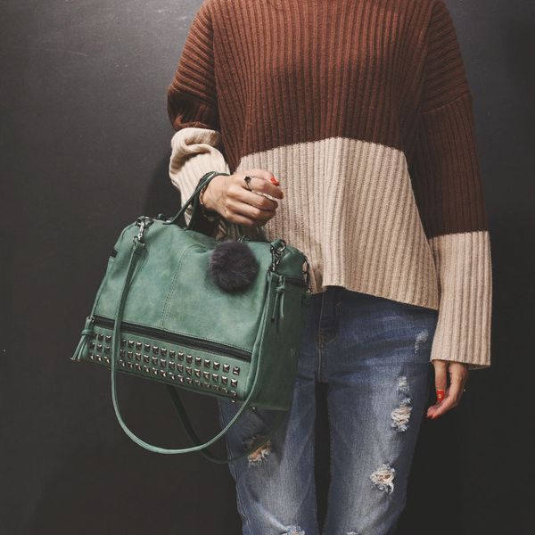 2020 new women's bag fashion scrub motorcycle riveting nail shoulder women's casual bag
2020 new women's bag fashion scrub motorcycle riveting nail shoulder women's casual bag