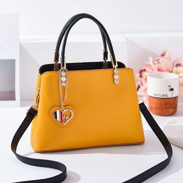 2020 tassel women handbags sac main femme messenger bag pearl crossbody bag for women bolso mujer shoulder
2020 tassel women handbags sac main femme messenger bag pearl crossbody bag for women bolso mujer shoulder