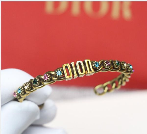 new retro gold color diamond half open bangle brass colorfast letter bracelet, Golden;silver
new retro gold color diamond half open bangle brass colorfast letter bracelet, Golden;silver