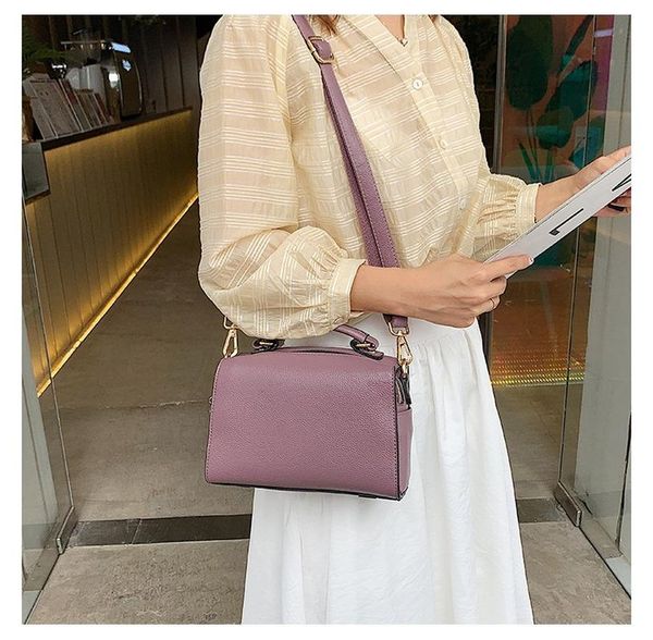 new fashion women's single shoulder diagonal bag large capacity portable ladies pillow bag explosion models women's leather
new fashion women's single shoulder diagonal bag large capacity portable ladies pillow bag explosion models women's leather