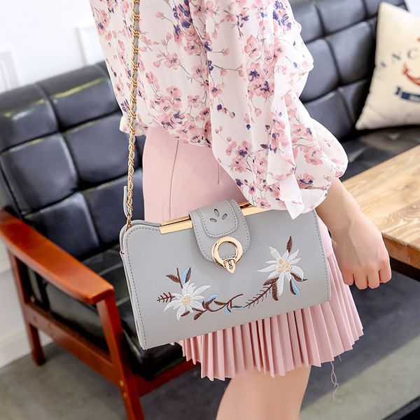 2020 new women's shoulder bag trend wild wild ladies messenger bag personality fashion rectangular large capacity chain
2020 new women's shoulder bag trend wild wild ladies messenger bag personality fashion rectangular large capacity chain