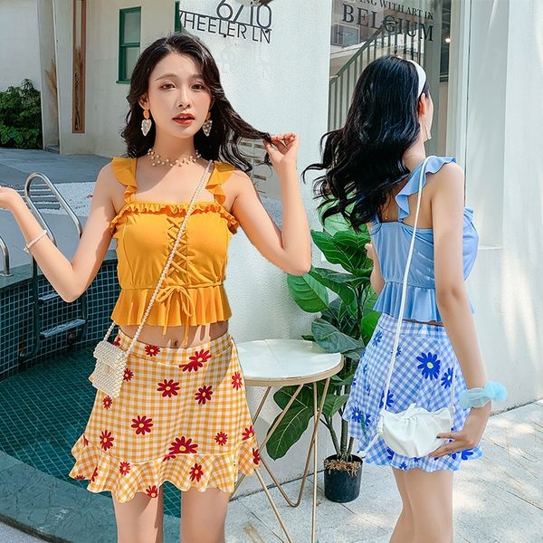 2020 women's split swimsuit skirt two-piece suit hipster students' conservative small chest slim swimsuit, White;black 
2020 women's split swimsuit skirt two-piece suit hipster students' conservative small chest slim swimsuit, White;black