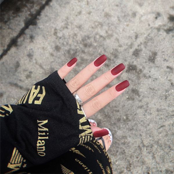 24 pces gradient grind рассыпчатого чувства burgundy прямоугольный поддельный nail art кусок ложных акриловые типсы extension finger инструм, Red;gold
24 pces gradient grind рассыпчатого чувства burgundy прямоугольный поддельный nail art кусок ложных акриловые типсы extension finger инструм, Red;gold
