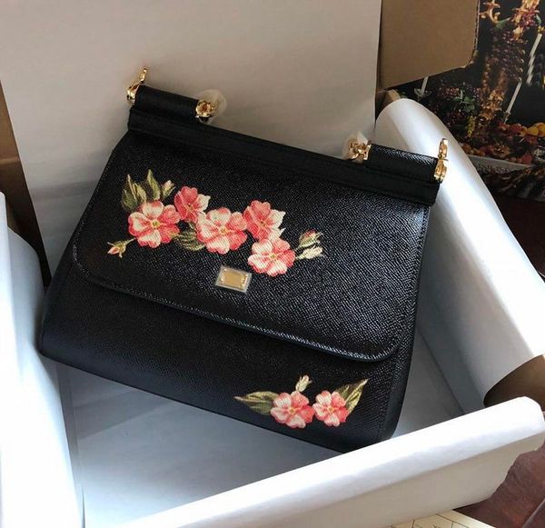 new designer luxury handbags purses black genuine leather with red flowers printed satchel bag ladies brand designer totes bags
new designer luxury handbags purses black genuine leather with red flowers printed satchel bag ladies brand designer totes bags