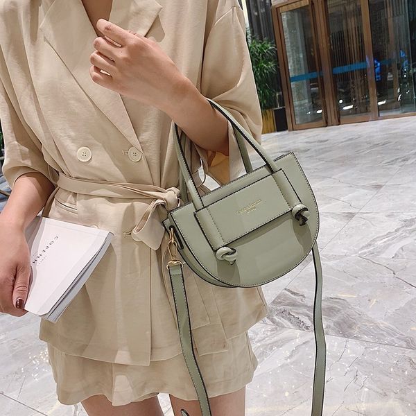 2019 summer fashion women messenger bags new soft leather handbags pu small shoulder flap crossbody bags for women
2019 summer fashion women messenger bags new soft leather handbags pu small shoulder flap crossbody bags for women