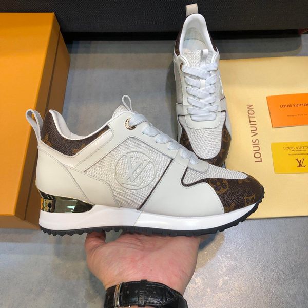 French new classic white ladies casual shoes outdoor sports shoes fashion wild women's shoes original box invoice
French new classic white ladies casual shoes outdoor sports shoes fashion wild women's shoes original box invoice