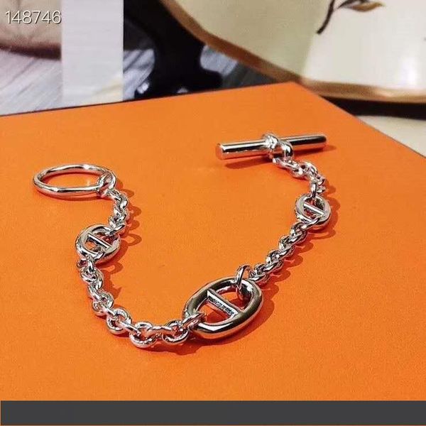 american fashion new sub-gold bracelet luxury customized sub-gold plated 18k popular logo bracelet, Slivery;golden
american fashion new sub-gold bracelet luxury customized sub-gold plated 18k popular logo bracelet, Slivery;golden