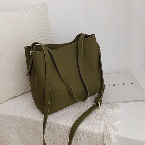 large capacity simple shoulder bags for women casual soild color messenger bags ladies fashion pu leather crossbody bag chic
large capacity simple shoulder bags for women casual soild color messenger bags ladies fashion pu leather crossbody bag chic