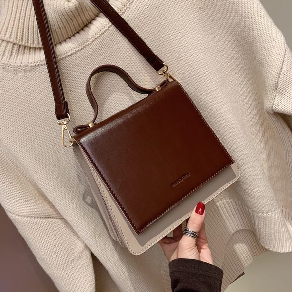 senior texture red square bag 2020 new simple slung student bulk bag
senior texture red square bag 2020 new simple slung student bulk bag