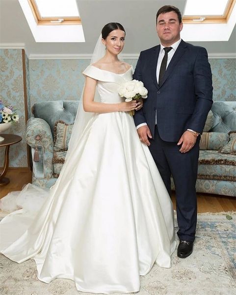 classic clean off shoulder stain wedding dresses 2020 sleeveless sweep train modest long garden bridal gowns vestidos de noiva custom made, White
classic clean off shoulder stain wedding dresses 2020 sleeveless sweep train modest long garden bridal gowns vestidos de noiva custom made, White
