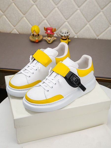 high version couple small white shoes thick bottom men and women board with low cut color leather buckle casual shoes
high version couple small white shoes thick bottom men and women board with low cut color leather buckle casual shoes