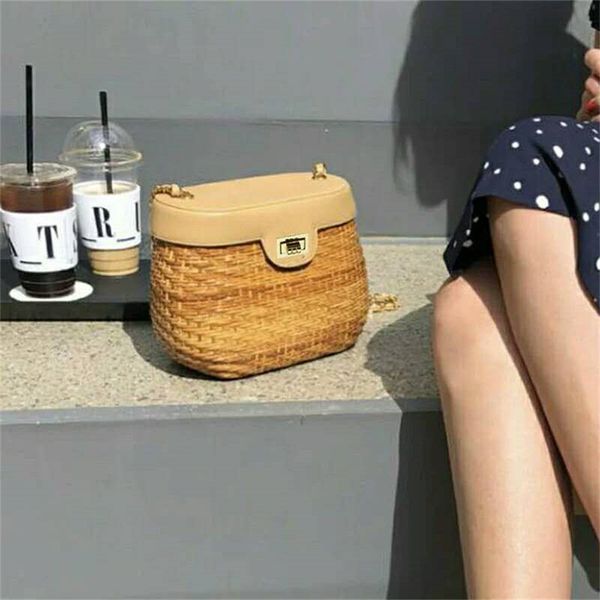 2020 bamboo leather new central japan cuba jean patchwork chain shoulder bag rattan bag small fragrant chain grass
2020 bamboo leather new central japan cuba jean patchwork chain shoulder bag rattan bag small fragrant chain grass