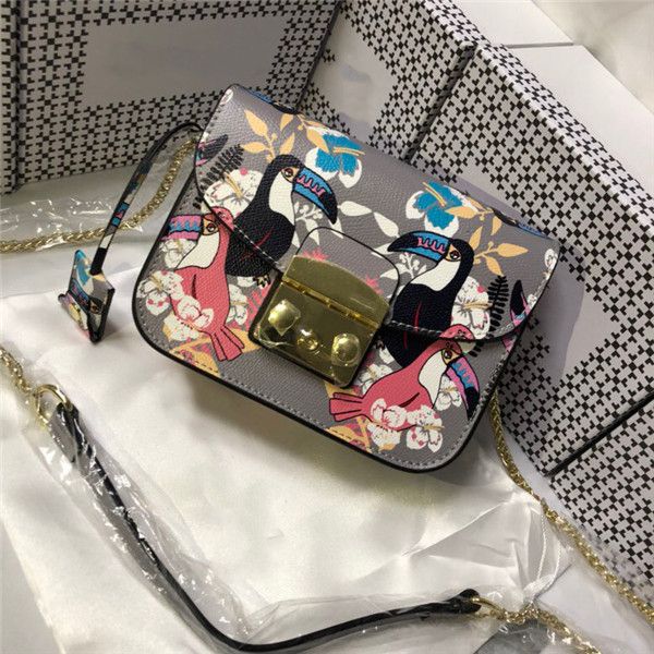 new girls fashion leather messenger bag ladies printed chain shoulder bag hornbill cartoon leisure small square bag
new girls fashion leather messenger bag ladies printed chain shoulder bag hornbill cartoon leisure small square bag
