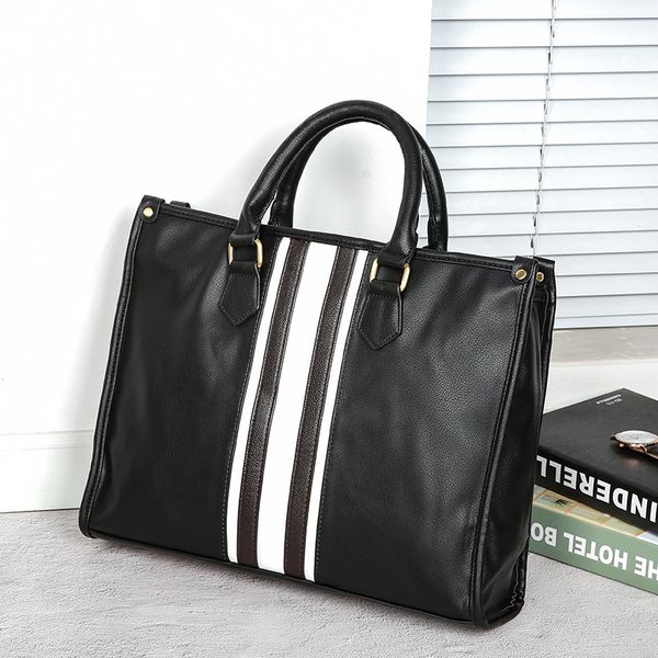 new korean men's handbags british business handbags retro men's casual shoulder briefcase
new korean men's handbags british business handbags retro men's casual shoulder briefcase