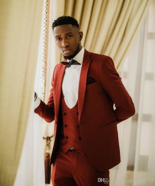 новые one button groomsmen пик нагрудного свадебный groom tuxedos мужские костюмы венчание / prom / ужин best man blazer (куртка + tie + ves, Black;gray
новые one button groomsmen пик нагрудного свадебный groom tuxedos мужские костюмы венчание / prom / ужин best man blazer (куртка + tie + ves, Black;gray