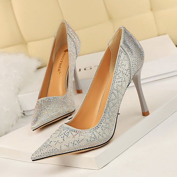 2020 women 9.5cm high heels crystal glitter pumps lady wedding green burgundy heels female scarpins satin valentine shoes, Black
2020 women 9.5cm high heels crystal glitter pumps lady wedding green burgundy heels female scarpins satin valentine shoes, Black