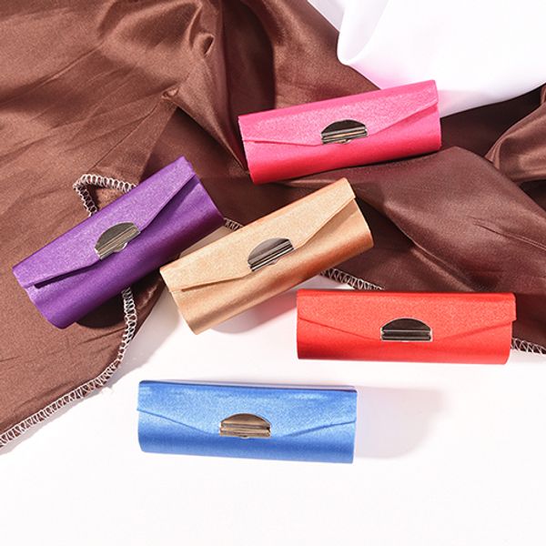 fashion lipstick case retro embroidered fashion holder flower design with mirror cosmetic bags random color
fashion lipstick case retro embroidered fashion holder flower design with mirror cosmetic bags random color