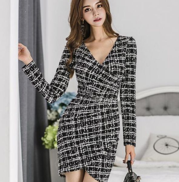 autumn korean version of the new ladies fashion slim deep cn v-neck print dress handbags hip dress, Black;gray
autumn korean version of the new ladies fashion slim deep cn v-neck print dress handbags hip dress, Black;gray