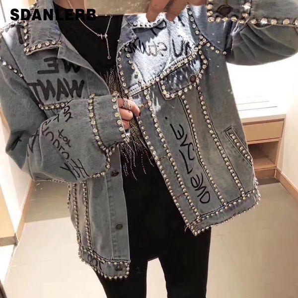 new fashion denim jacket 2019 autumn bead diamond graffiti letter printed short design denim coat women, Black;brown
new fashion denim jacket 2019 autumn bead diamond graffiti letter printed short design denim coat women, Black;brown