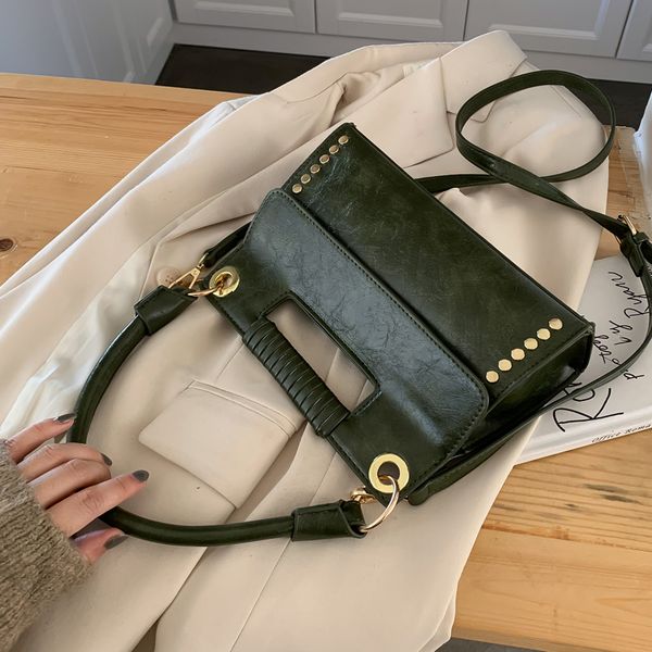 new luxury rivet handbag women bag designer brand metal chain tote bags casual pu leather crossbody bag bolsos mujer
new luxury rivet handbag women bag designer brand metal chain tote bags casual pu leather crossbody bag bolsos mujer