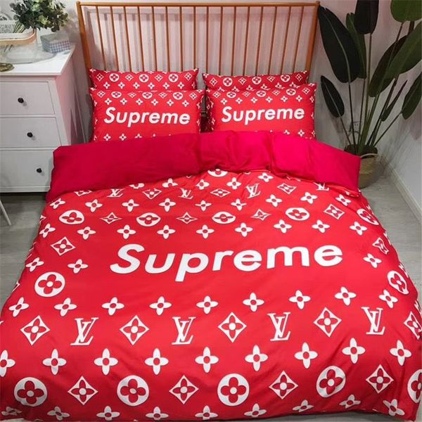 Red L+S Letter Bedding 4PCS Suit New Cotton Blend Queen Size Spring And Summer Bed Cover Suit Wedding Home Textiles
Red L+S Letter Bedding 4PCS Suit New Cotton Blend Queen Size Spring And Summer Bed Cover Suit Wedding Home Textiles