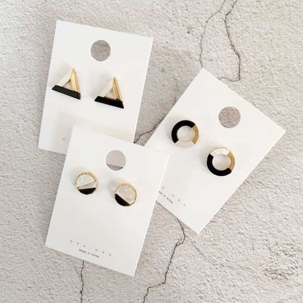 korea's minimalist girl temperament contrast acrylic splicing triangle geometric earrings simple and women's earrings jewelry, Golden;silver
korea's minimalist girl temperament contrast acrylic splicing triangle geometric earrings simple and women's earrings jewelry, Golden;silver