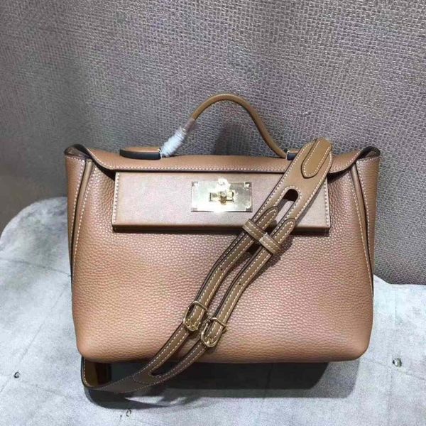 high-end custom new ladies handbags paris designer ladies handbags leather hand-stitched lock bag detachable shoulder strap shoulder bag
high-end custom new ladies handbags paris designer ladies handbags leather hand-stitched lock bag detachable shoulder strap shoulder bag