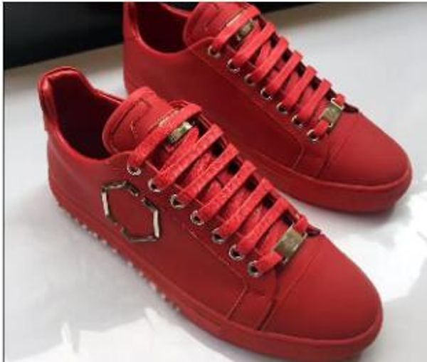 men designer sneakers punk style runner shoes genuine leather with iconic metal skull time casual luxury shoes runner sneakers 220, Black
men designer sneakers punk style runner shoes genuine leather with iconic metal skull time casual luxury shoes runner sneakers 220, Black